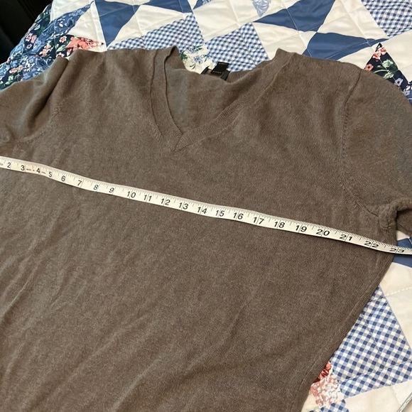 ⭐️ 5/$20 ⭐️ Worthington V-neck Sweater - Picture 5 of 7